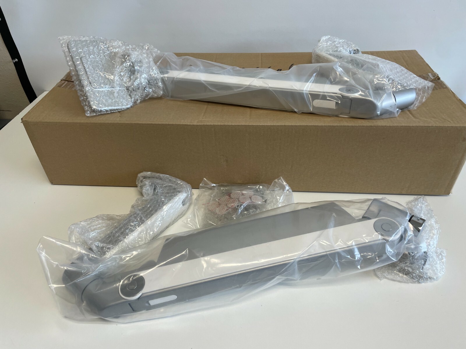 HumanScale V6 V647-1313-20000 Wall Mounting Kit