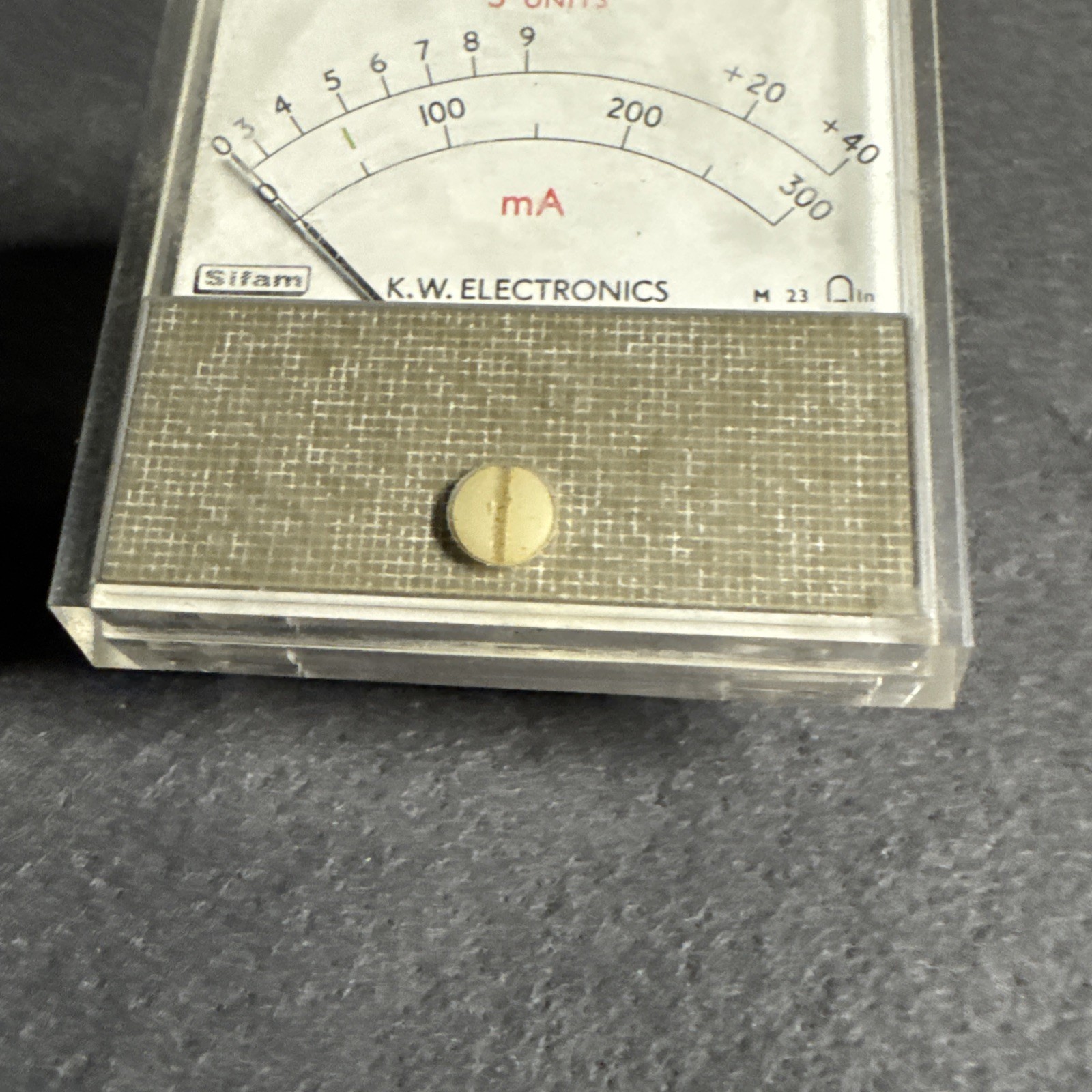 K . W . ELECTRONICS Front mA Meter TRANSCEIVER KW 2000B