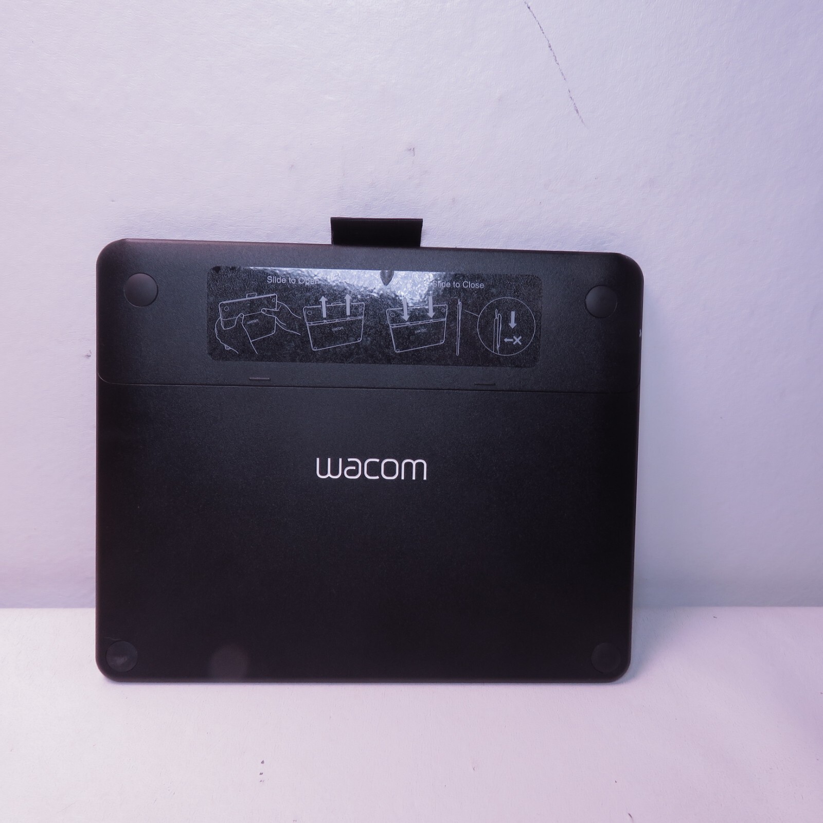 Wacom Black Small Intuos Tablet CTH-490