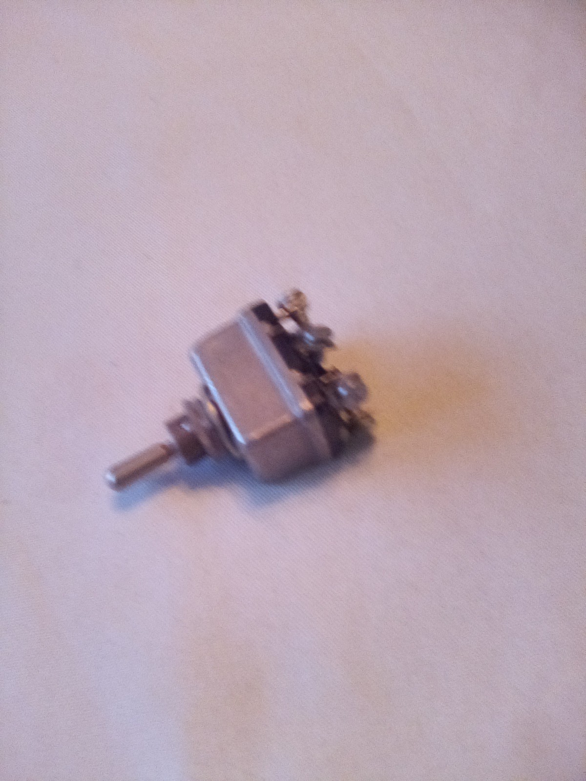 Cutler-Hammer MS25307-272 8837K2 On Off On Toggle Switch