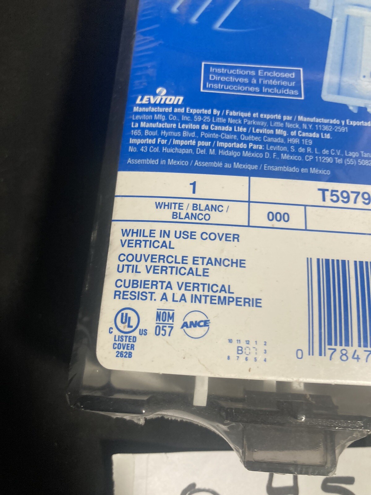 Leviton white in use vertical cover T5979-W
