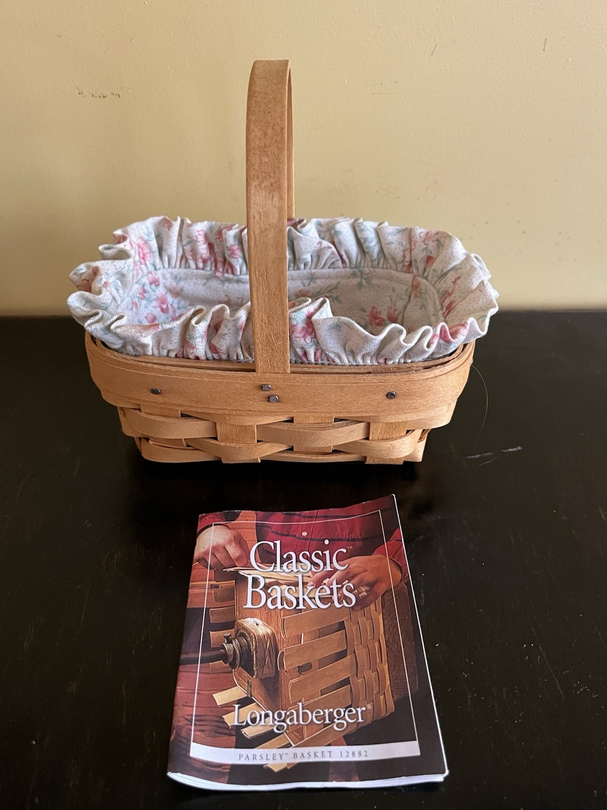 Longaberger Parsley Booking Basket 2000 w/ Vintage Blossoms Fabric Liner & Card