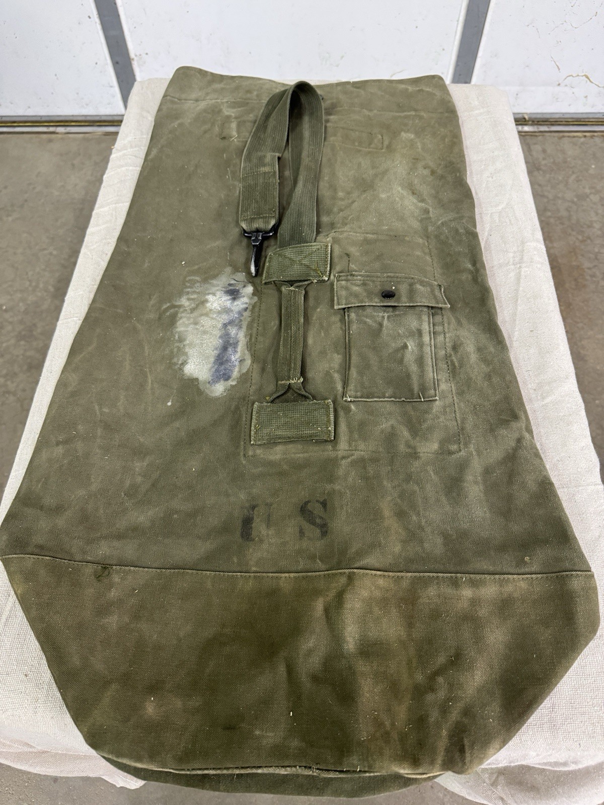 Vintage U.S.  Olive Green Drab Canvas Duffle Bag  “1978” Good