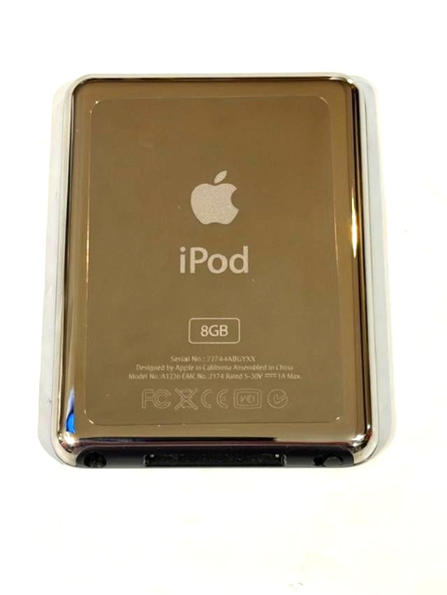 iPod Nano 3rd Generation 8GB Blue with Silver Back- Excellent Perfection
