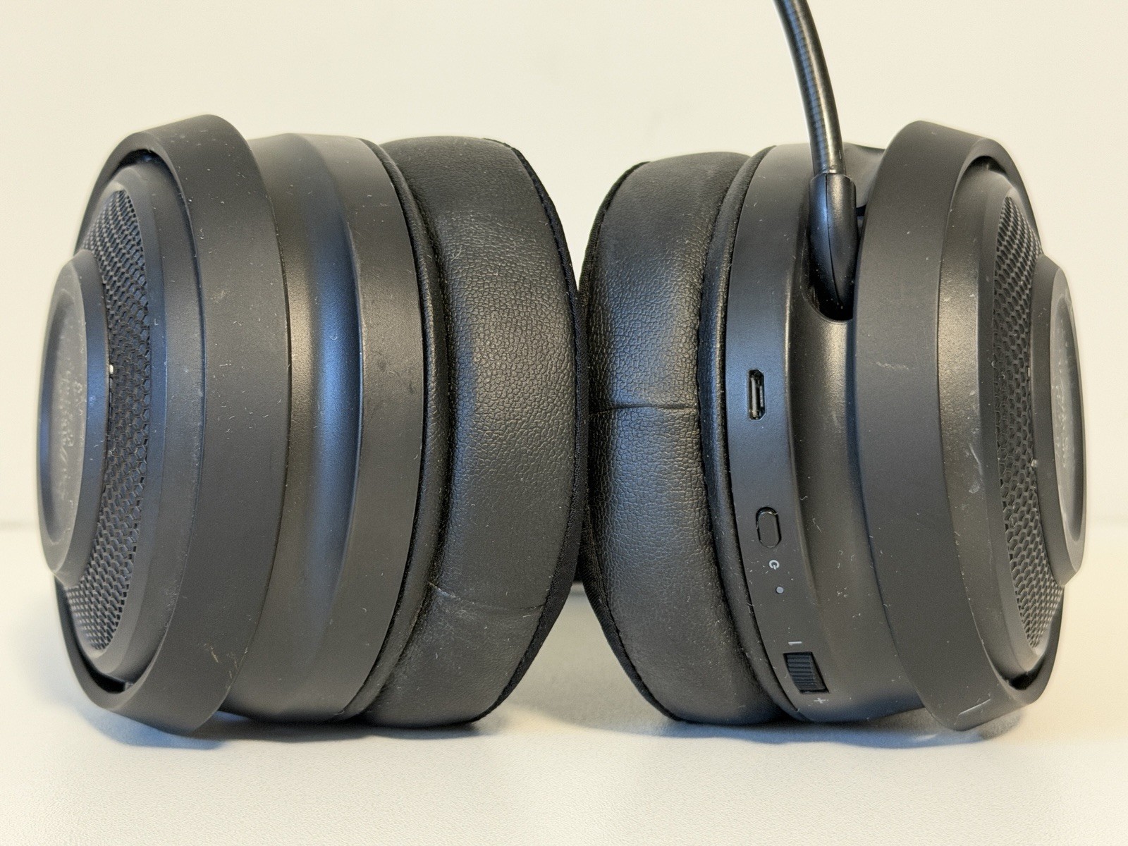 Razer Nari Essential Wireless Gaming Headset - No Dongle