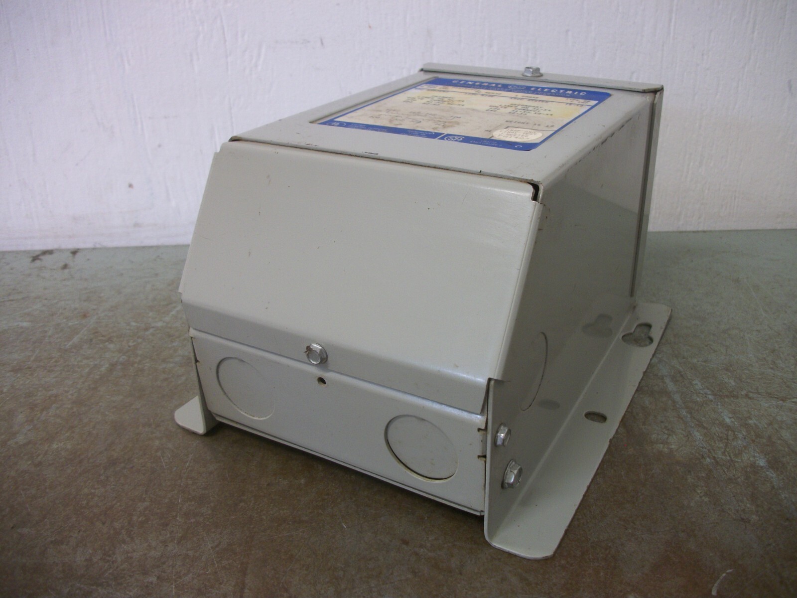 GE 0.500KVA 1PH TRANSFORMER 9T51B0008 HV 240X480 LV 120/240 NOB