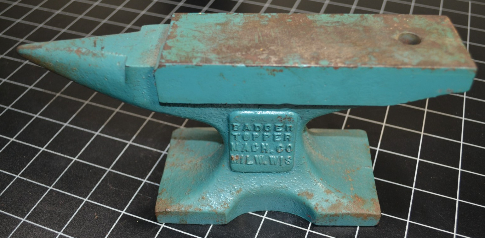 BADGER TOPPER MACHINE COMPANY - MILWAUKEE, WI - HOBBY ANVIL - 10 3/4#