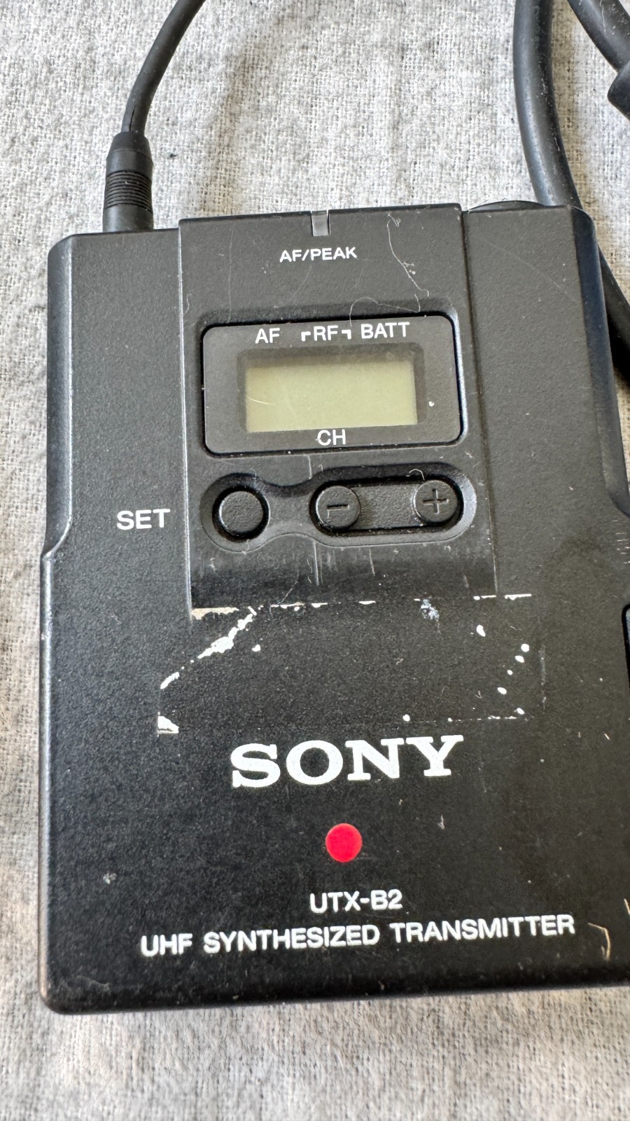 Sony UTX-B2 URX-P2 UHF Wireless Lavalier Microphone System Broadcast