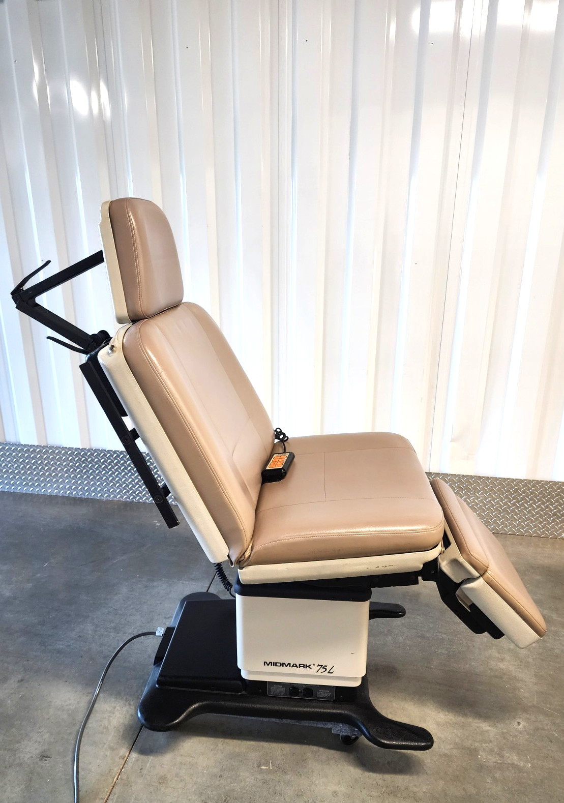 MIDMARK RITTER 75L POWER PROCEDURE EXAM CHAIR 411-011