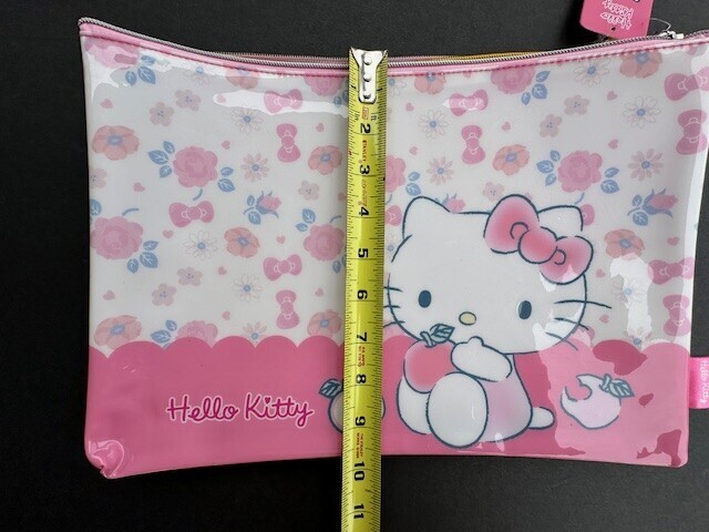 NEW Hello Kitty Folder A4 Document File Zipper Storage Case