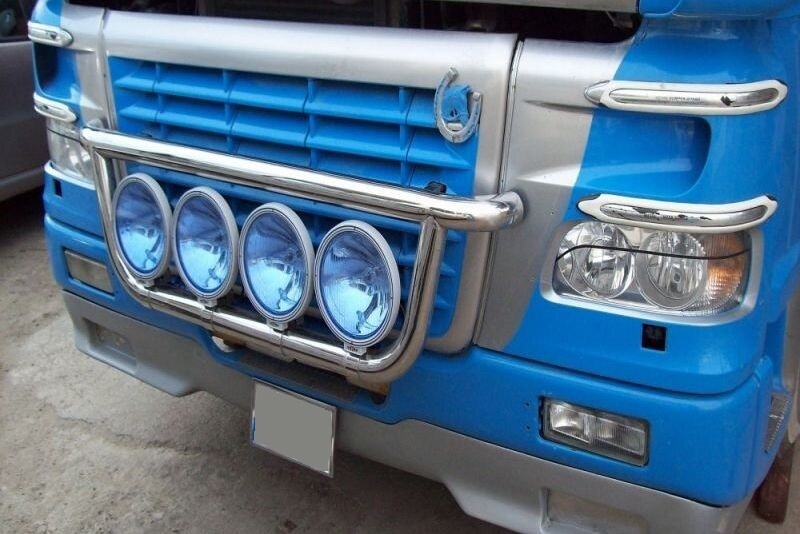 1x Front Grill Mirror Polished Stainless Steel Light Roll-bar for DAF XF 105
