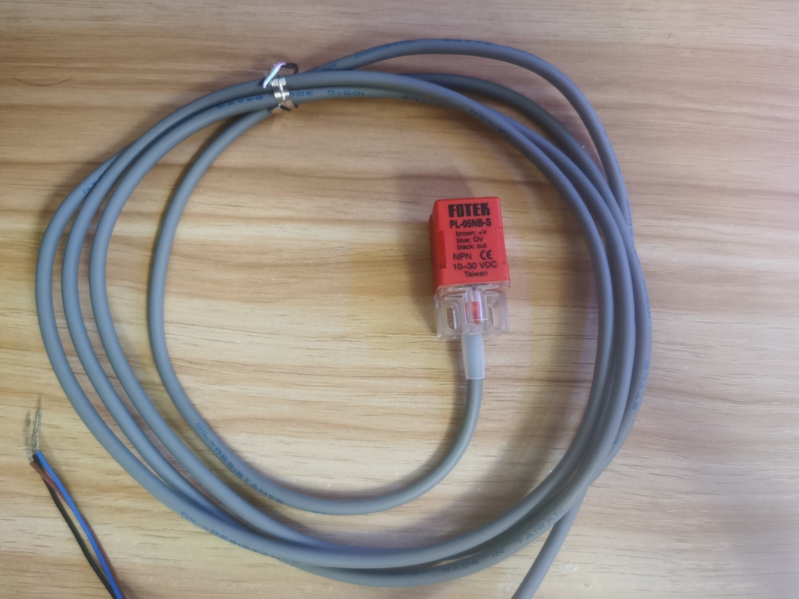 New Fotek PL-05NB-S PL05NBS Proximity Sensor Brand Free Ship