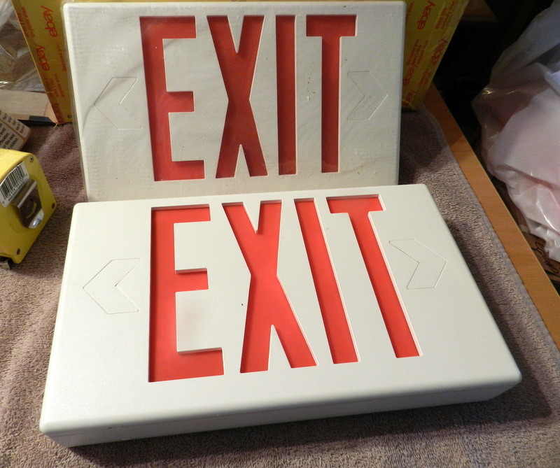 Cooper Polycarbonate LED Emergency Exit Lighting Sign LPX60RWH 120/277 VAC