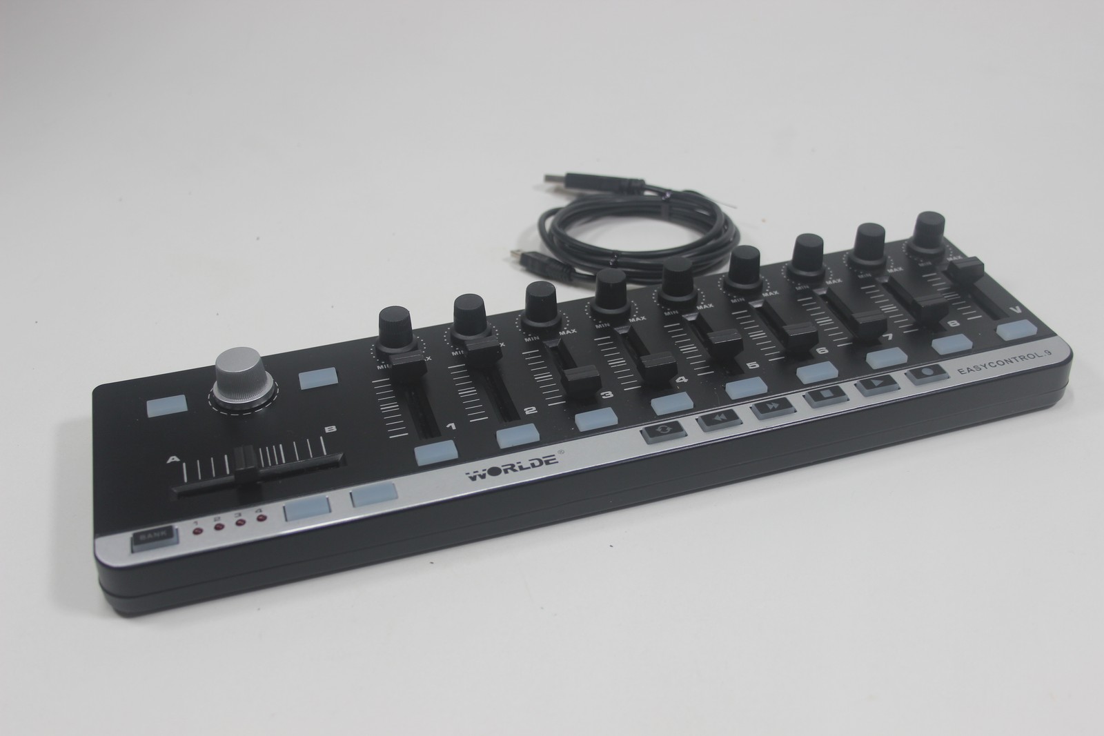 WorldE EasyControl.9 Portable Mini USB 9 Slim-Line Control MIDI Controller Black