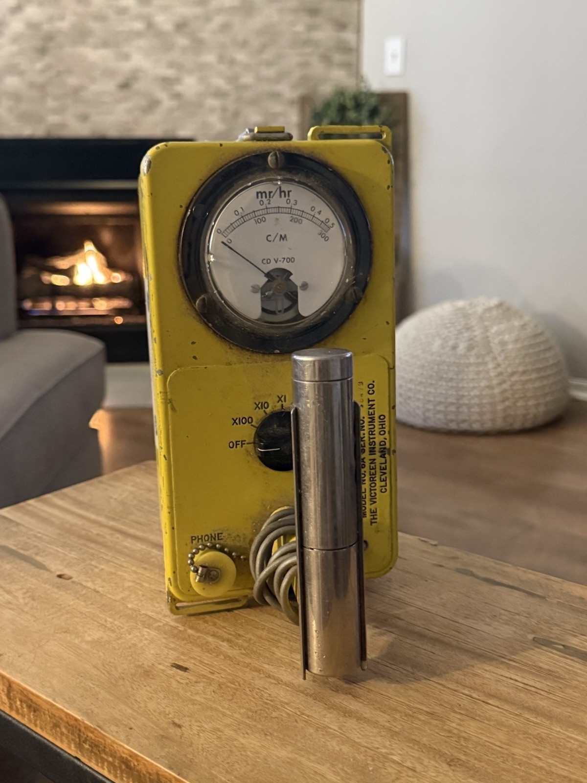 Vintage Civil Defense Victoreen  CDV-700  Model 6A Geiger Counter UNTESTED