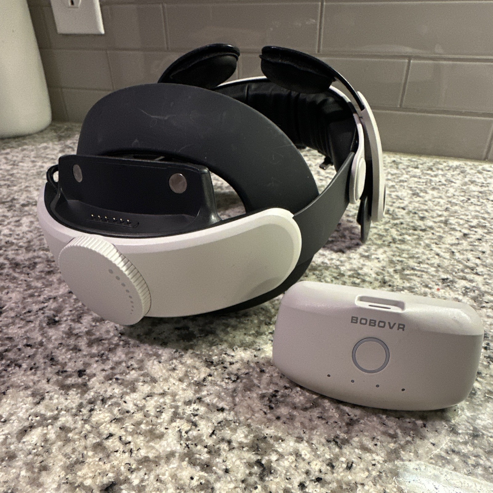 BOBOVR VR Head Strap w/ Battery Pack for Headset - White/Black