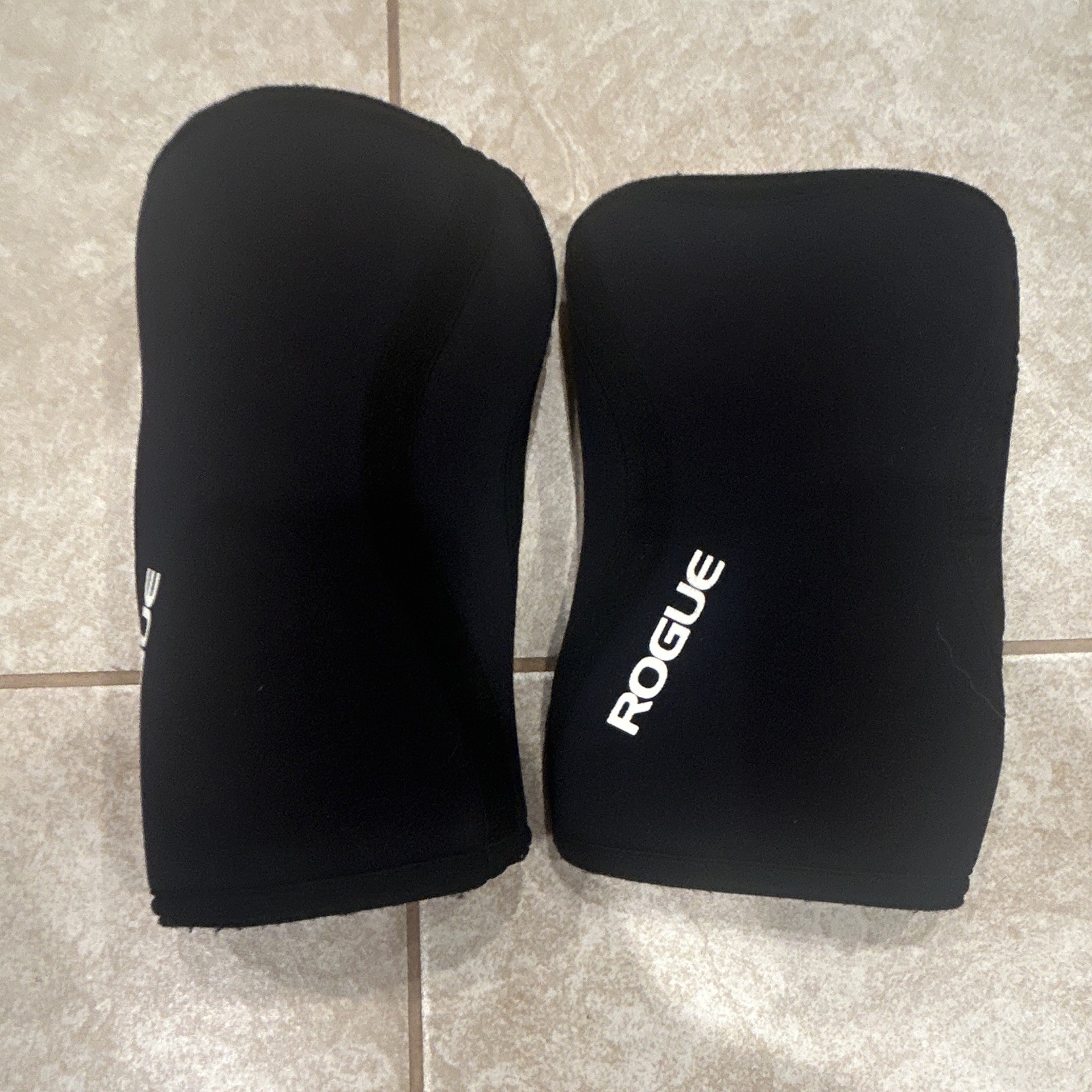 Rogue 7MM-Large Black Knee Sleeves Pair for Weight Lifting (2)