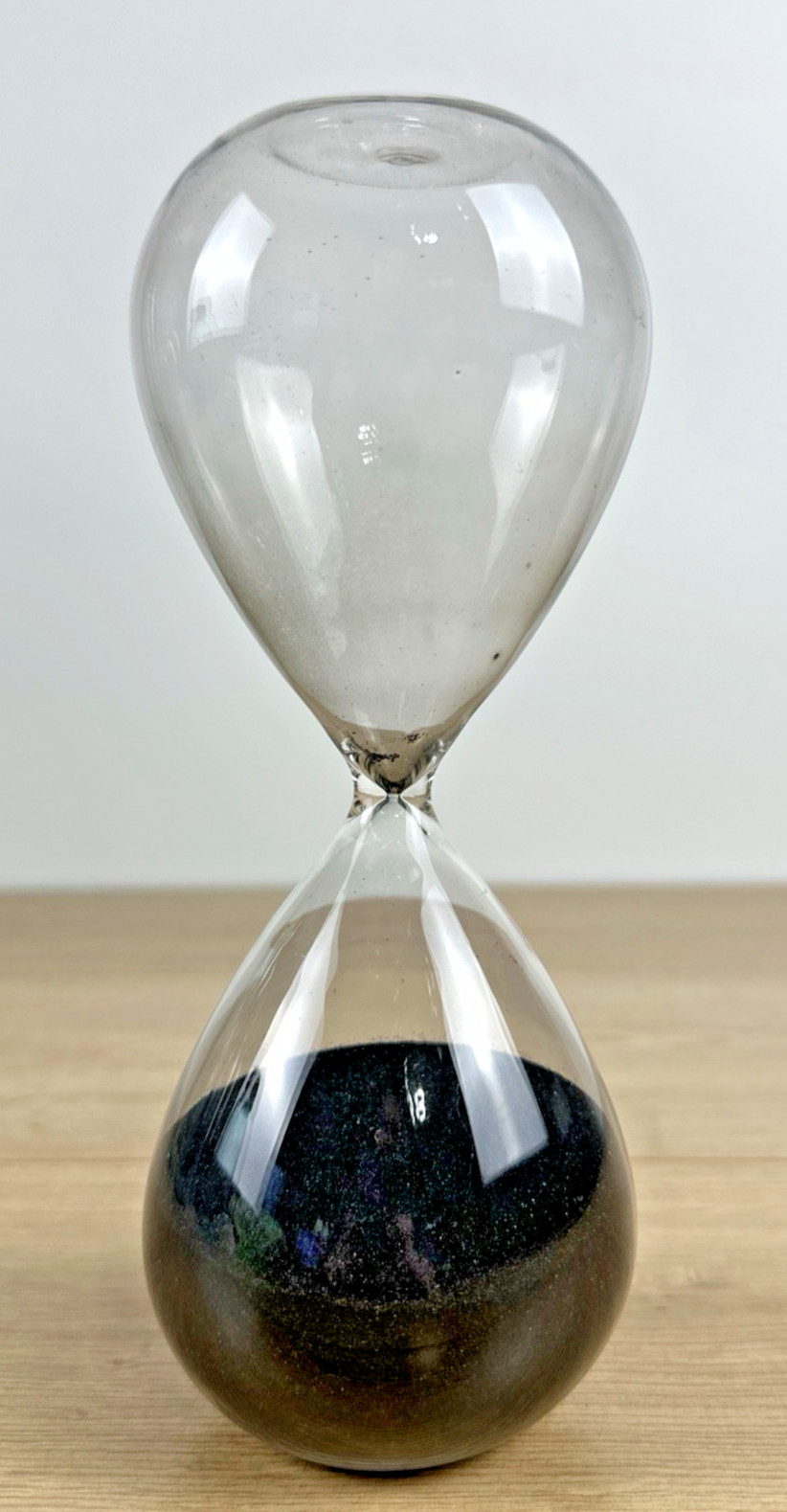 Vintage Style 8” Hourglass Sand Timer – Decorative Desk or Home Accent