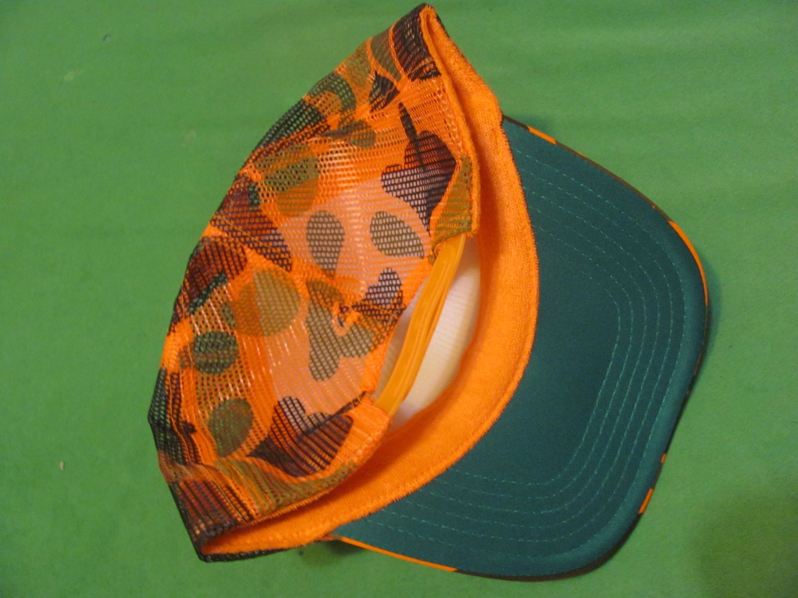 Vintage HECLA Dakota HUNTING FARMS Snapback Orange/Camo Mesh/Foam Hat/Cap