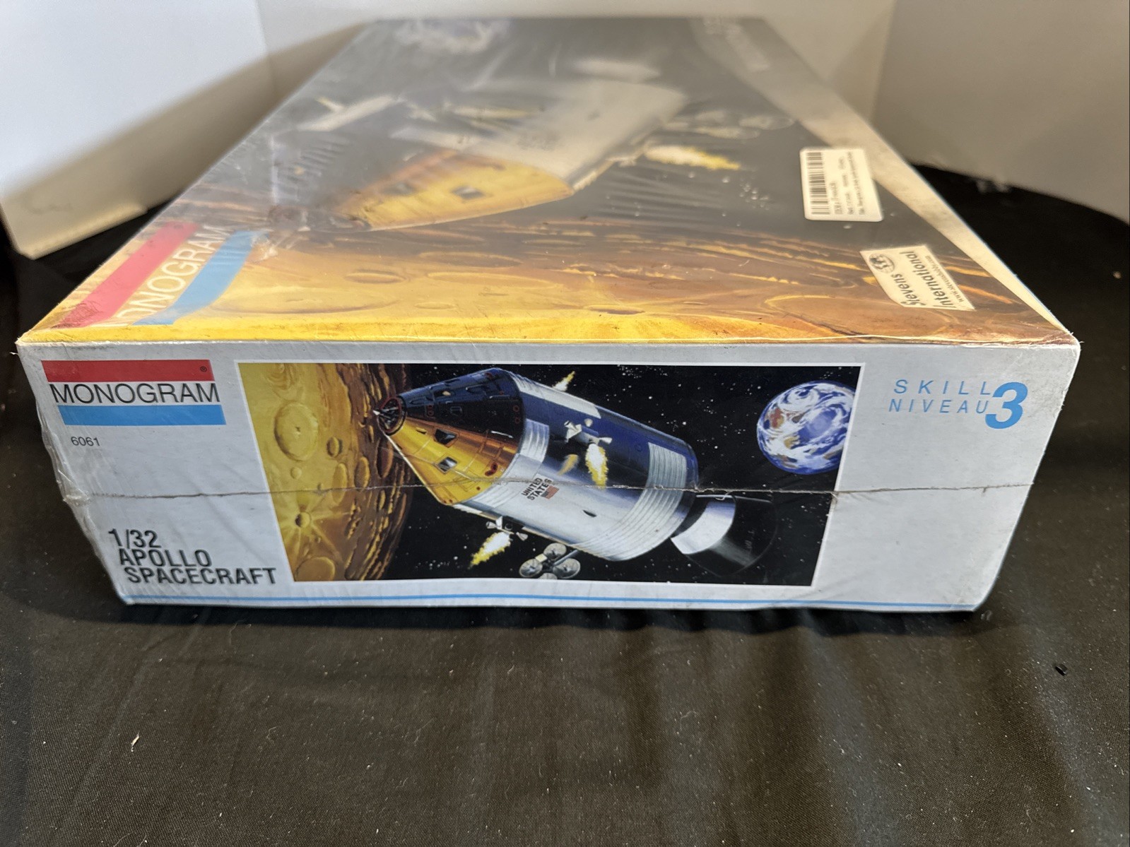 18-5083 MONOGRAM 1:32 Scale APOLLO SPACECRAFT Plastic Model Kit - Unopened NEW