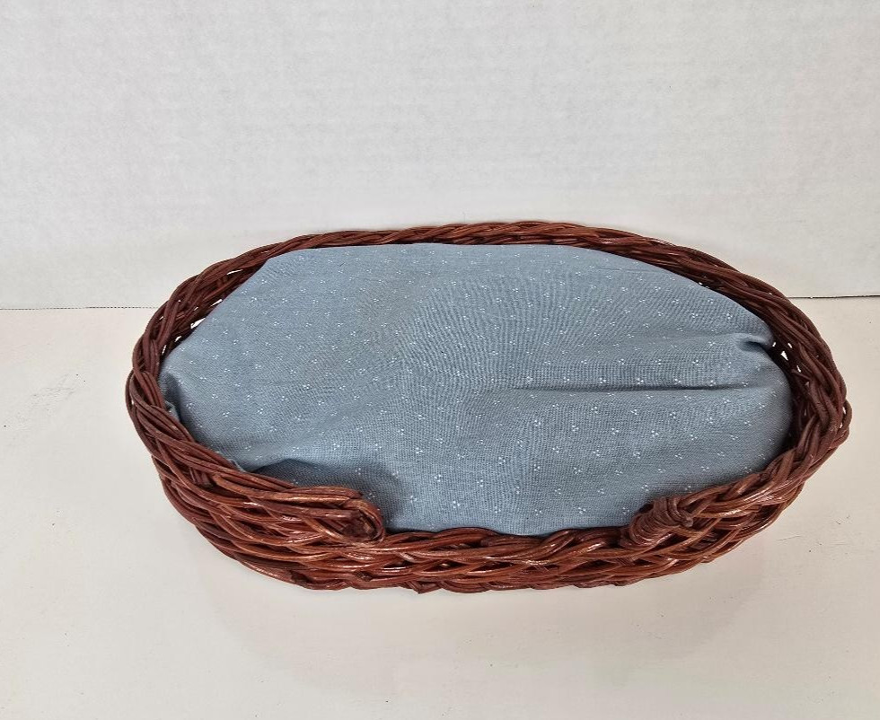 Wicker Basket 10 inch for your favorite Sandicast Sculpture.