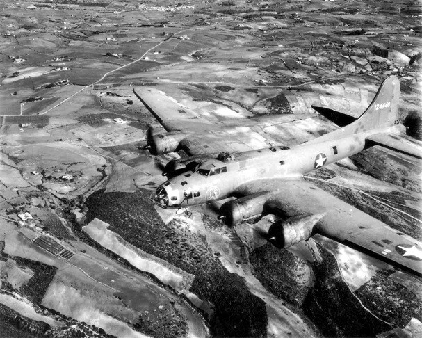 Boeing B-17 Flying Fortress Bomber “I Got Spurs” in flight WWII 8x10 Photo 970a