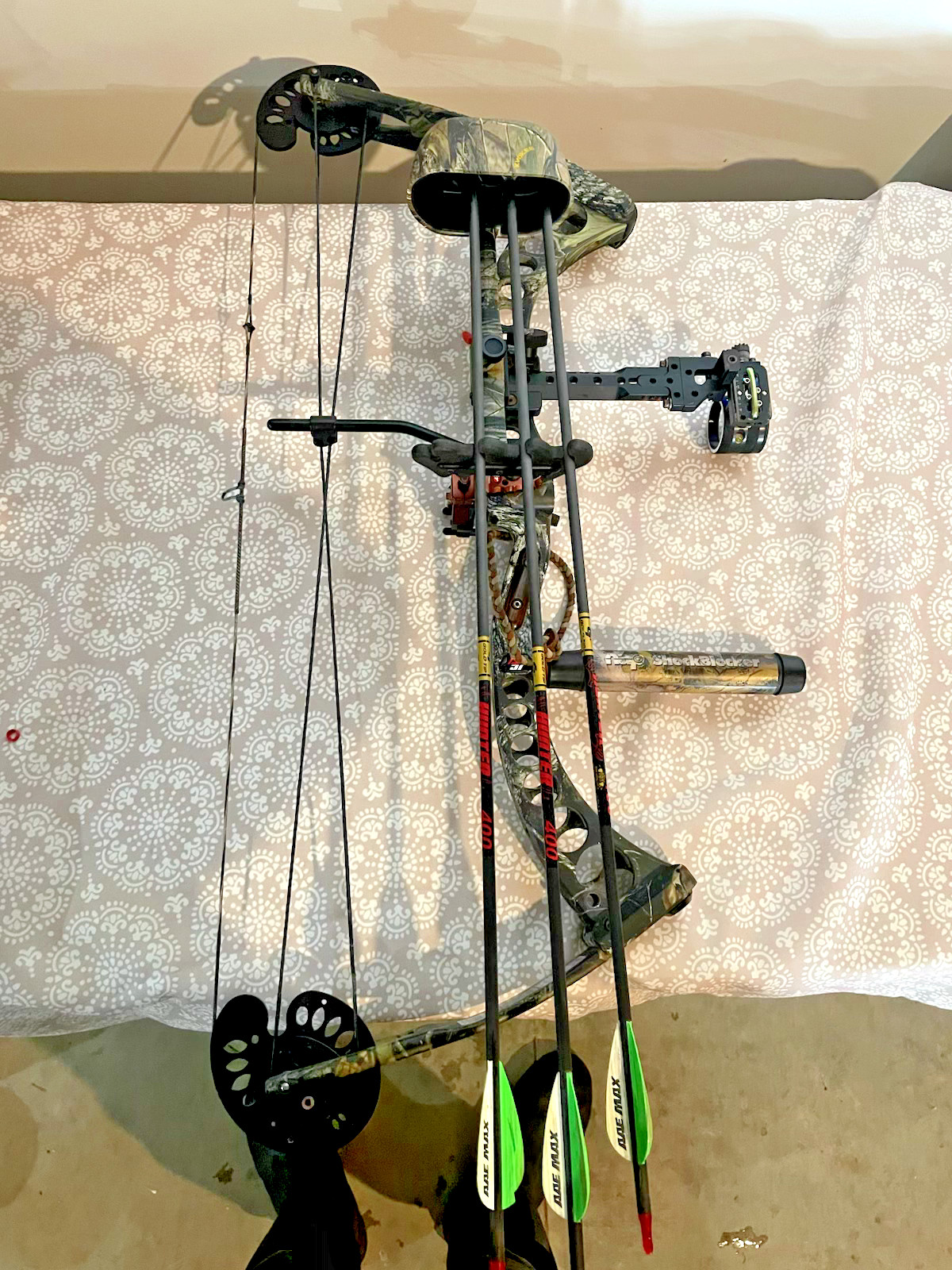 Archery Resherch Camo compound bow