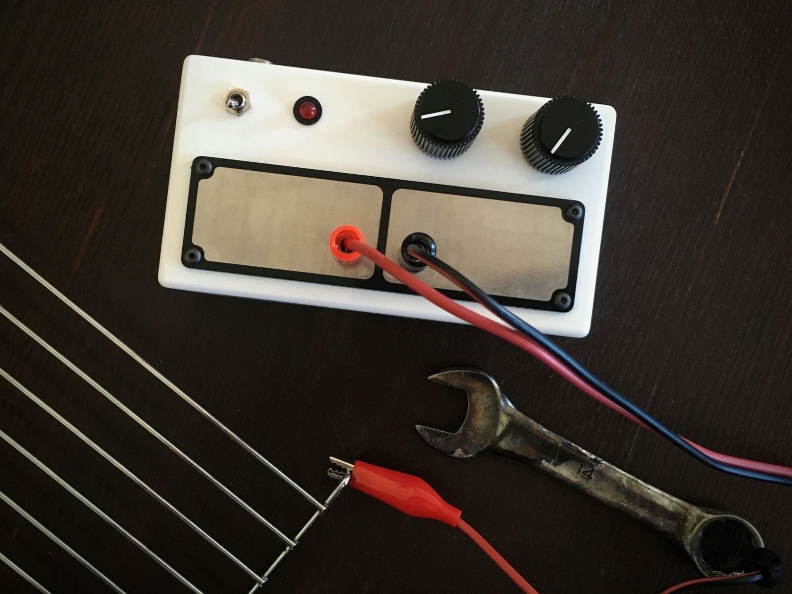 Human Resistance Synthesizer (Rucci, Handmade)