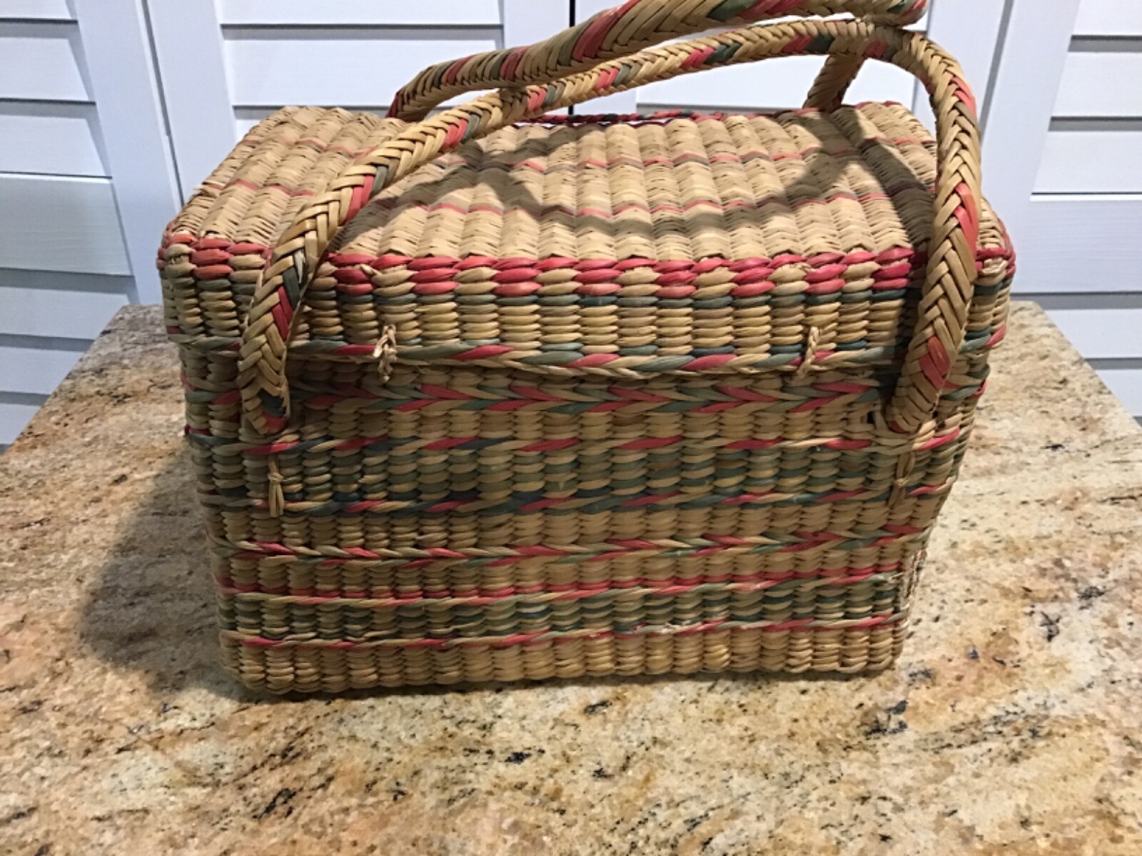 VTG Multi Colored Woven Straw Basket / Hand bag With Lid And Handles