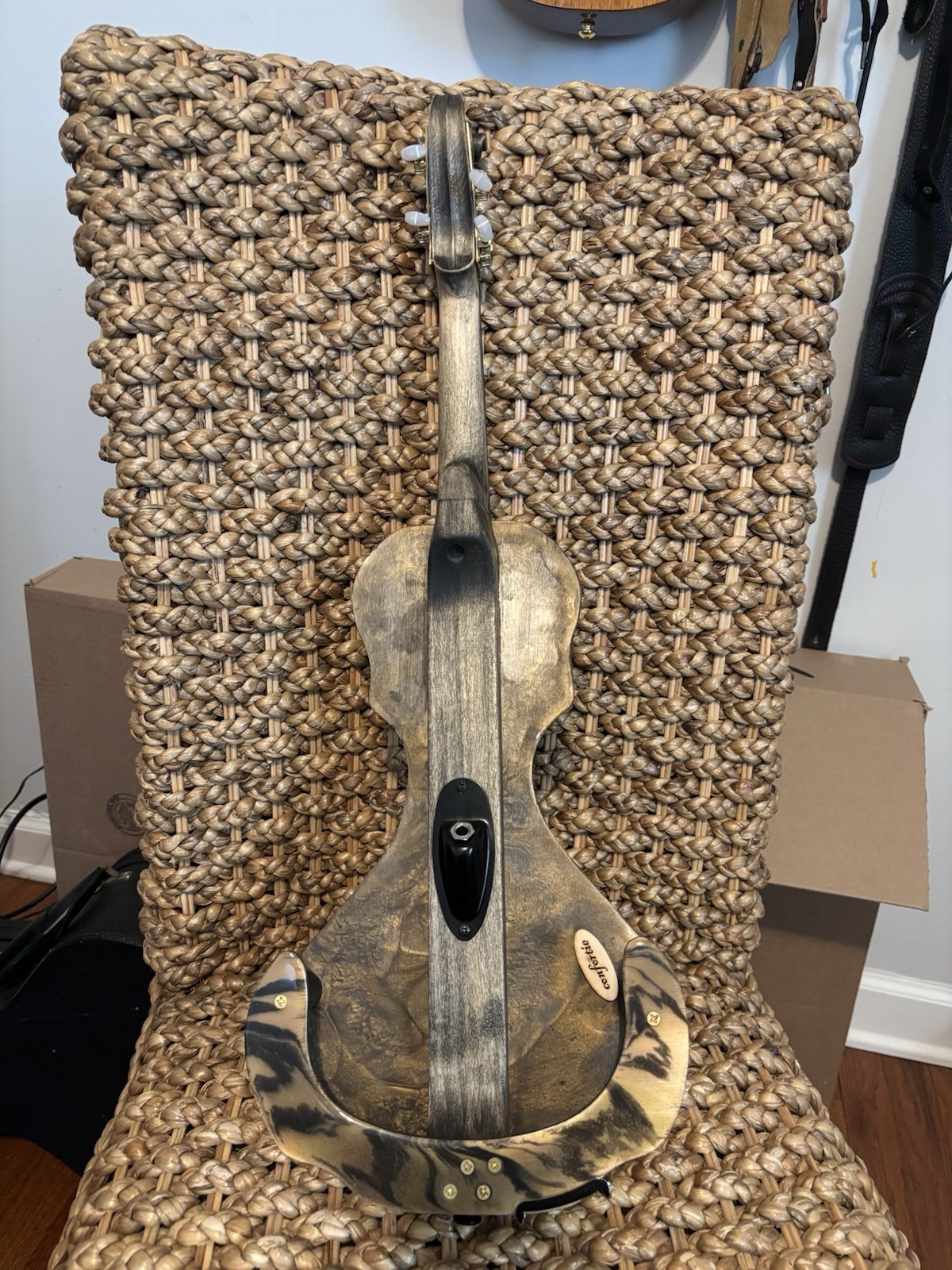 Confortie Electric Violin Barbera Via Pick Up Yellow And Black Epoxy Top