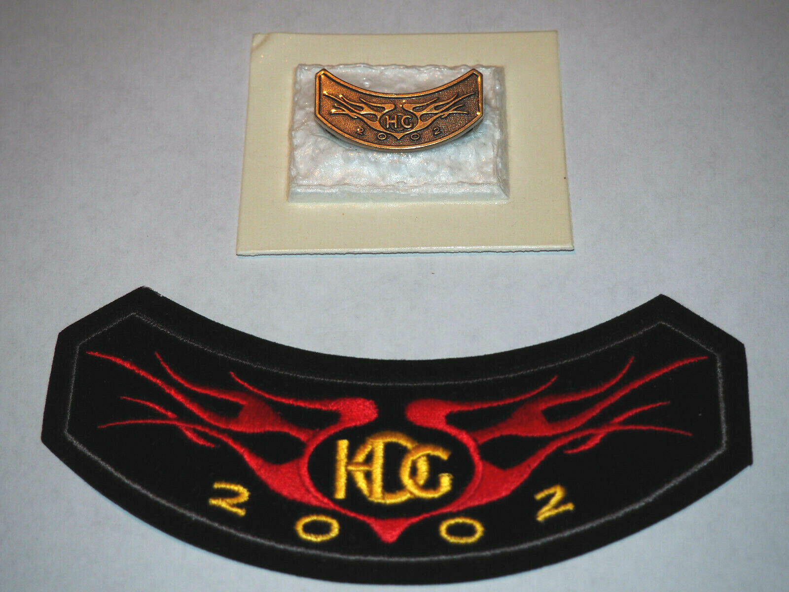 2002 Harley Owners Group HOG Rocker Patch and Pin n.o.s. Free Shipping