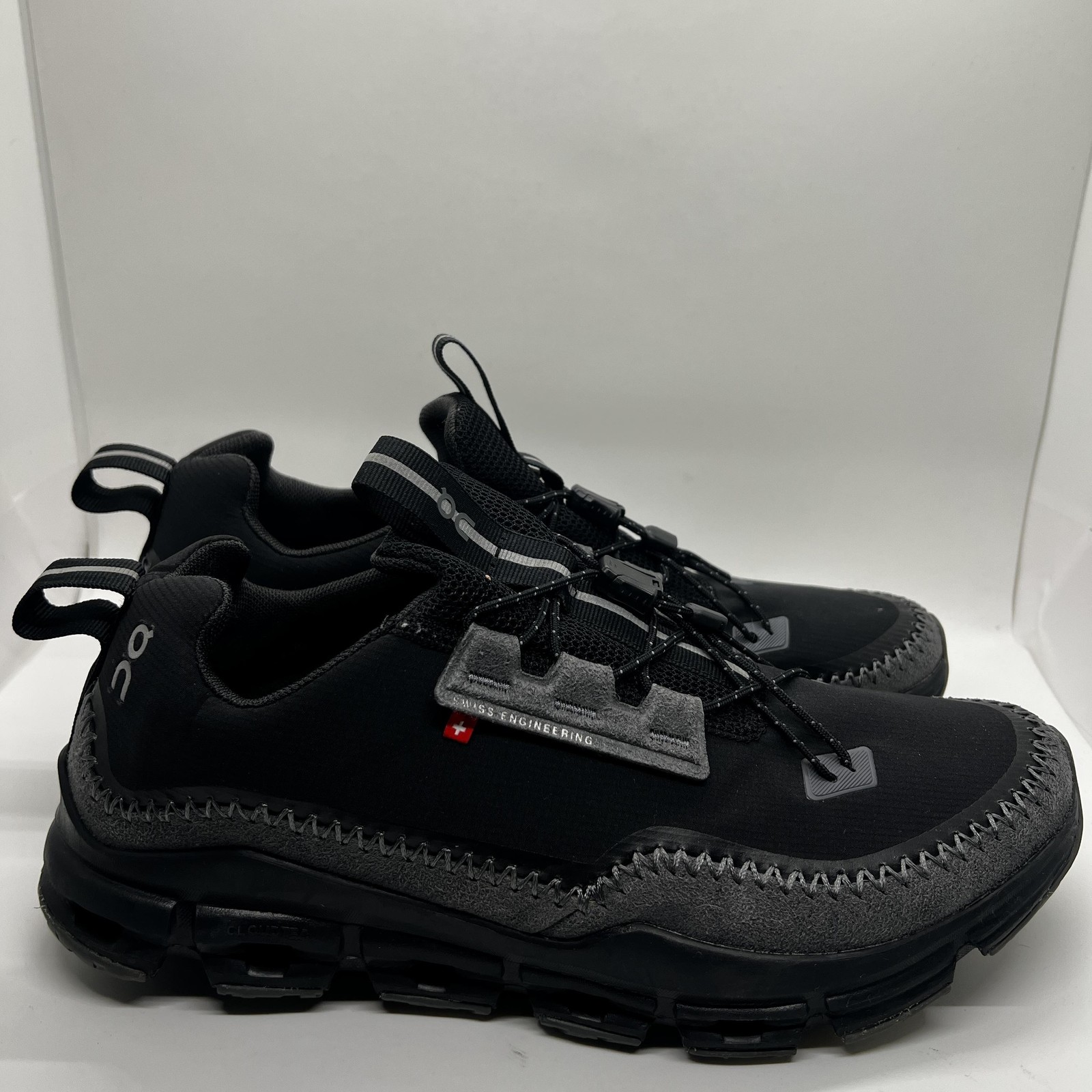 On Cloud CloudTec Shoes Womens Size 9.5 Black Gray Swiss Engineering Running