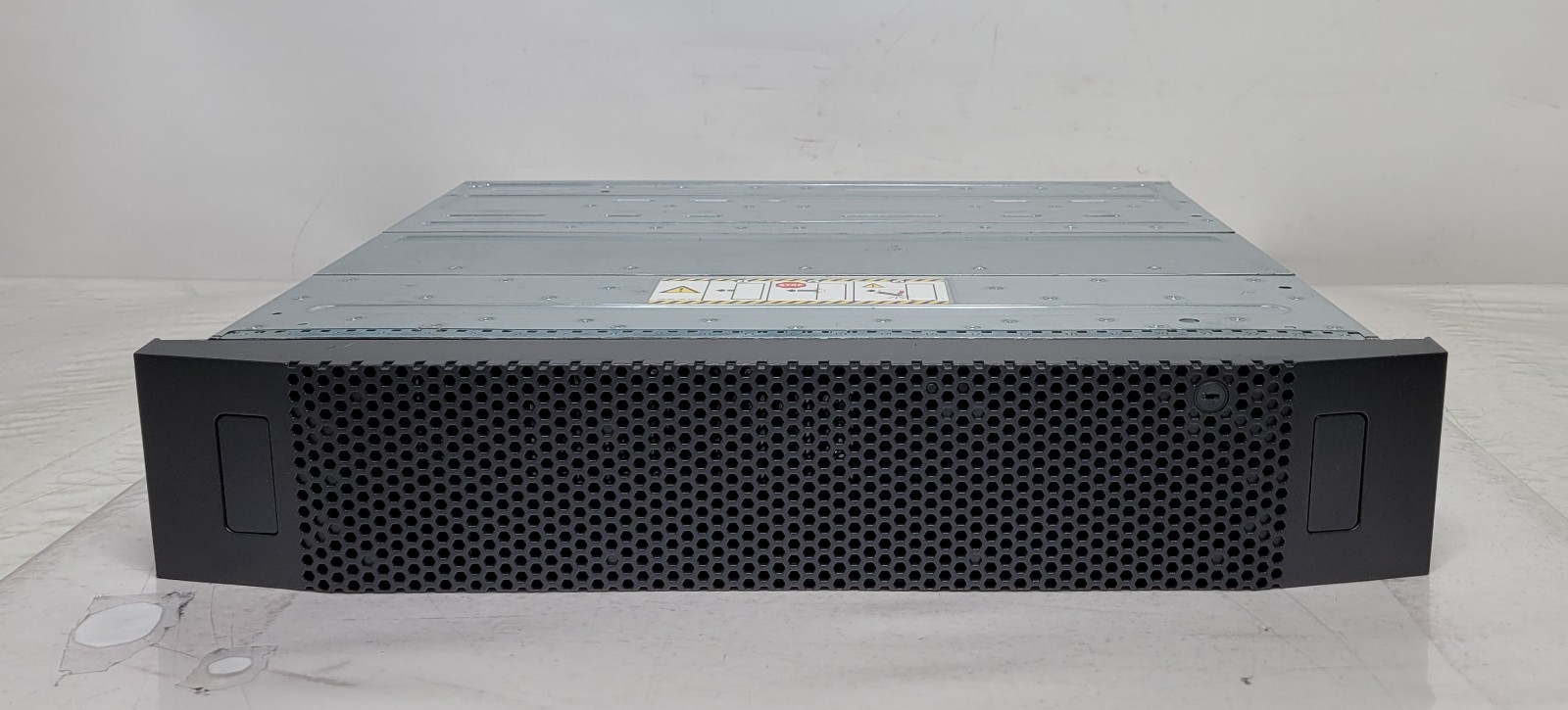EMC Model BPE25 - 2.5in 25 Drive Bay Mini SAS RJ45 Storage Array No HDDs