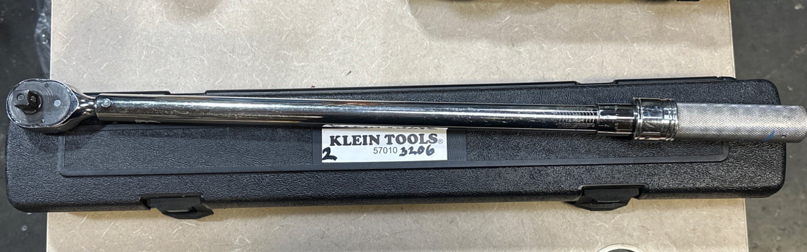 Klein Tools 57010 1/2-inch Drive 50-250 Ft/lb Micro-Adjustable Torque Wrench