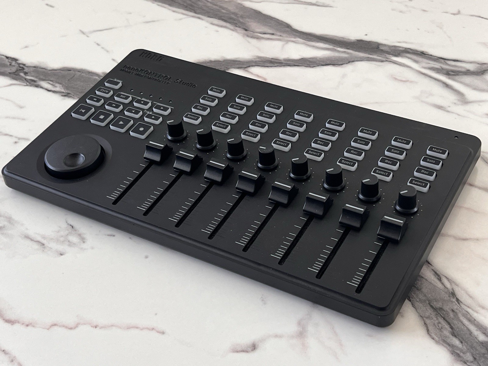 KORG Classic USB / Wireless All-in-One Mobile MIDI Controller nanoKONTROL Studio