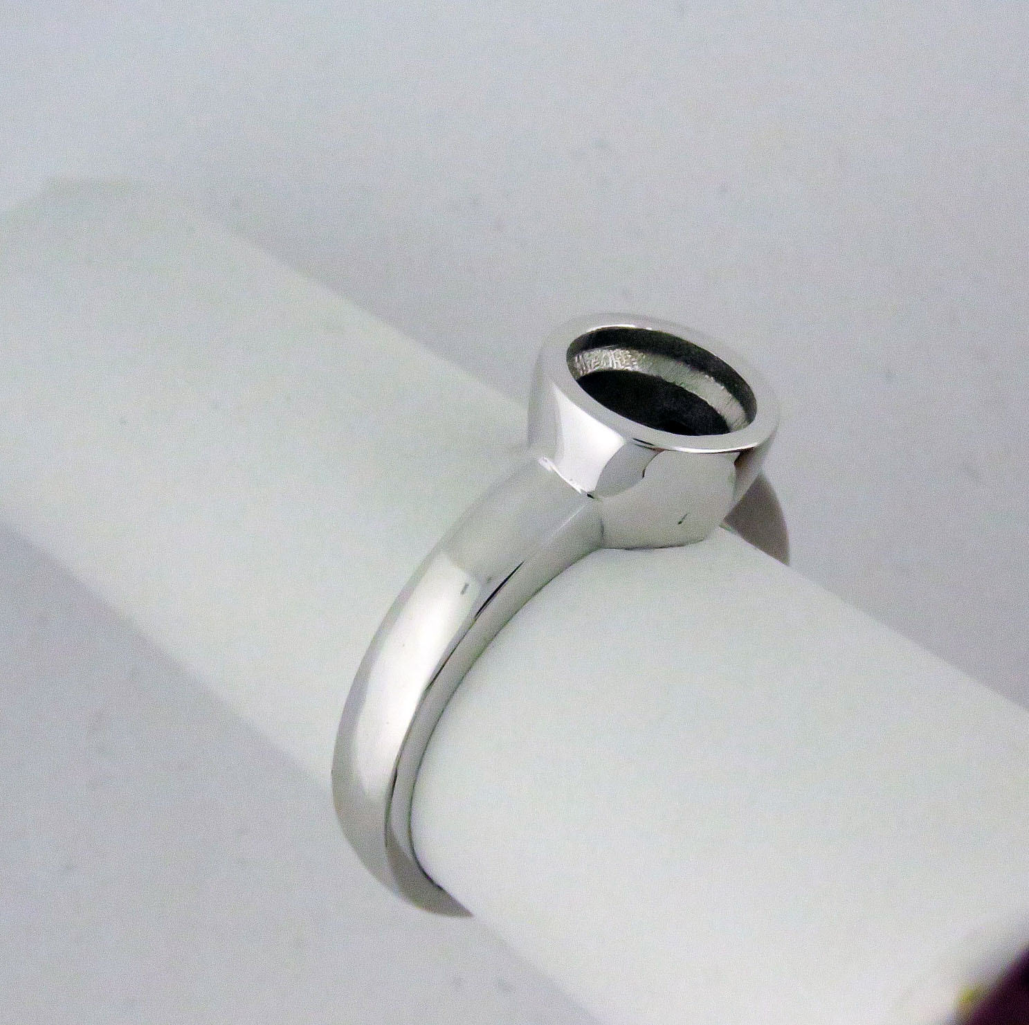 Full Bezel Ring For 1.5Carat 7.5mm Round Gem Stone 14k Solid white Gold