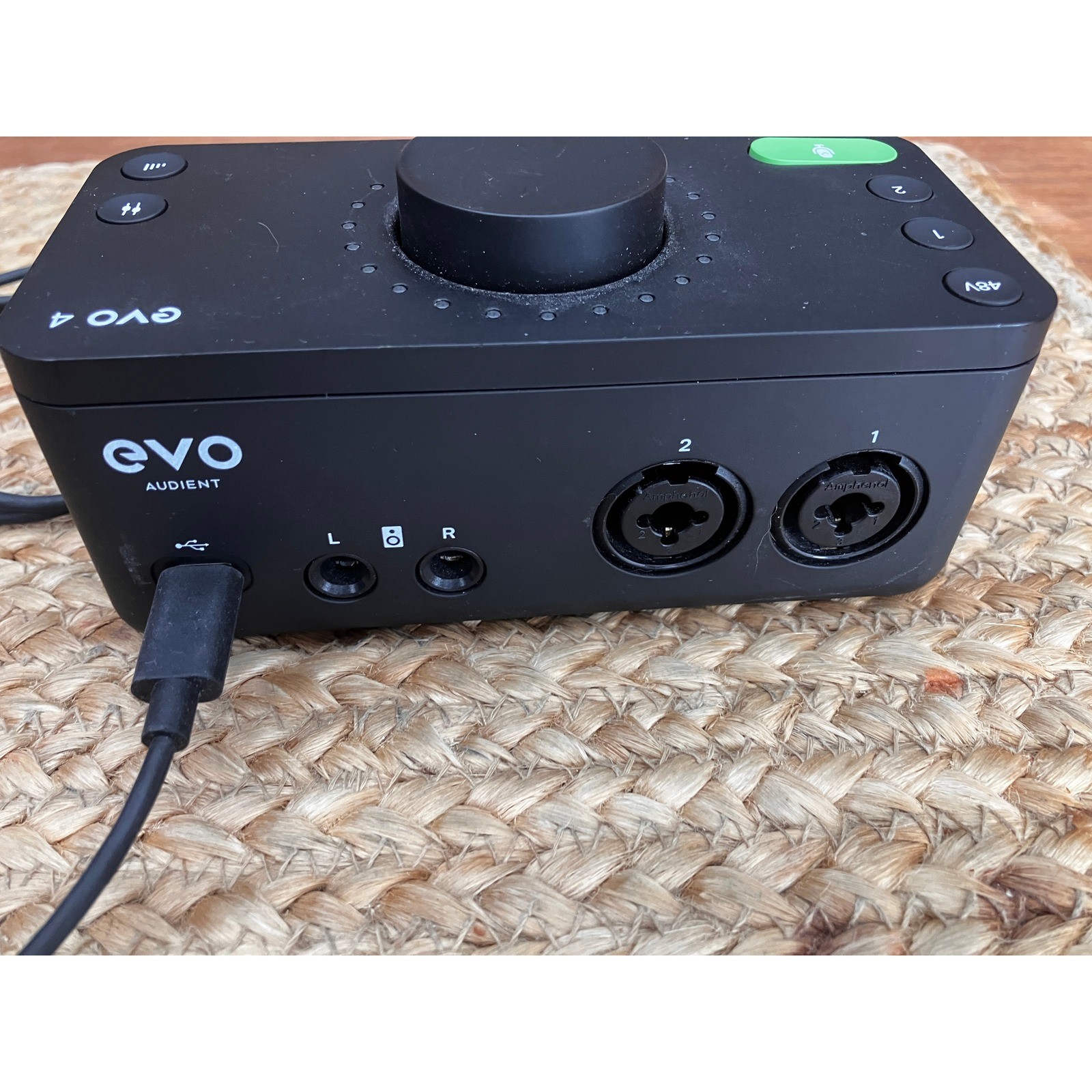 Audient EVO 4 USB Audio Interface 2-In 2-Out Smartgain Black Recording Device
