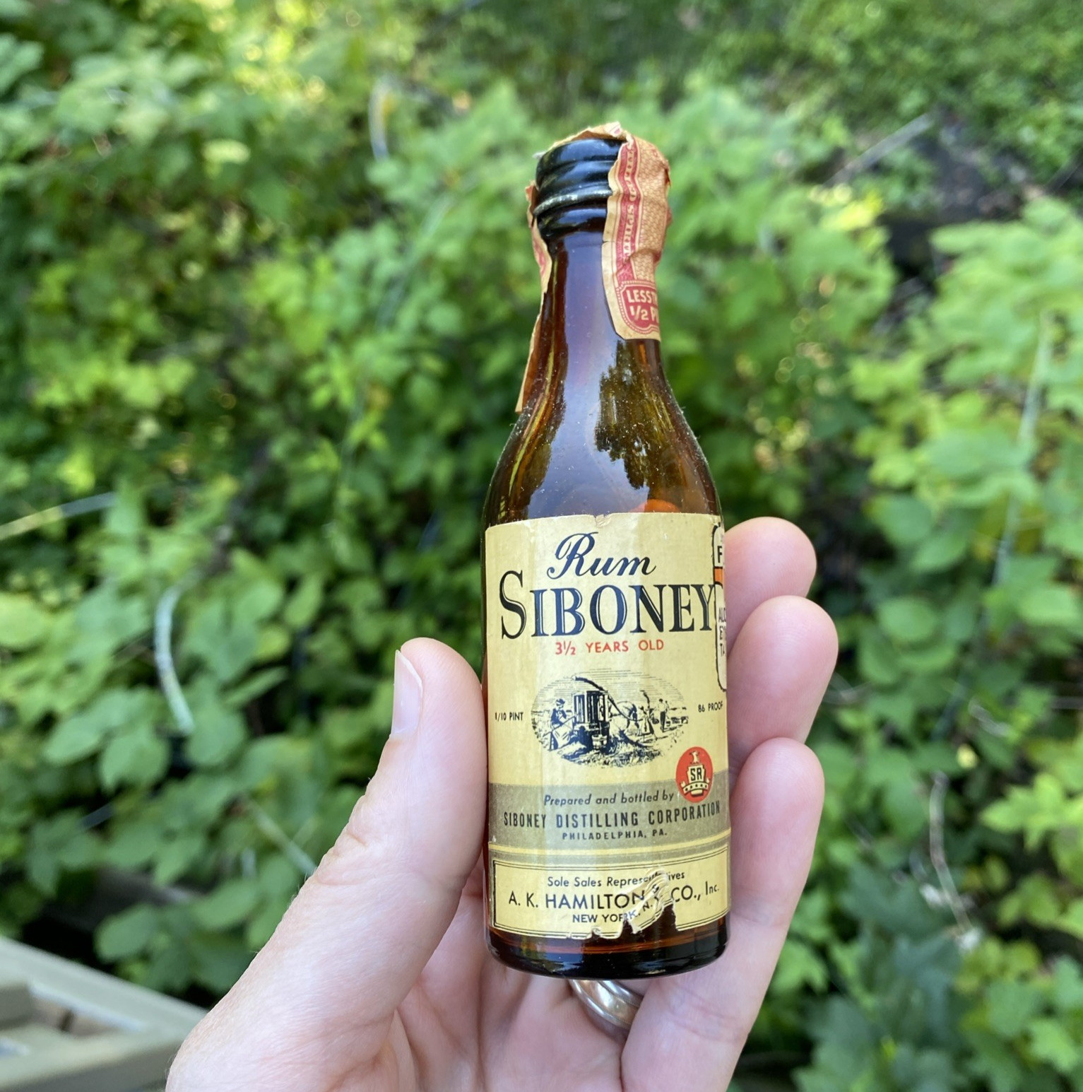 VTG 1935-36 Rum Siboney Phila, PA EMPTY Mini 1/10 pt Bottle, w FL tax stamps