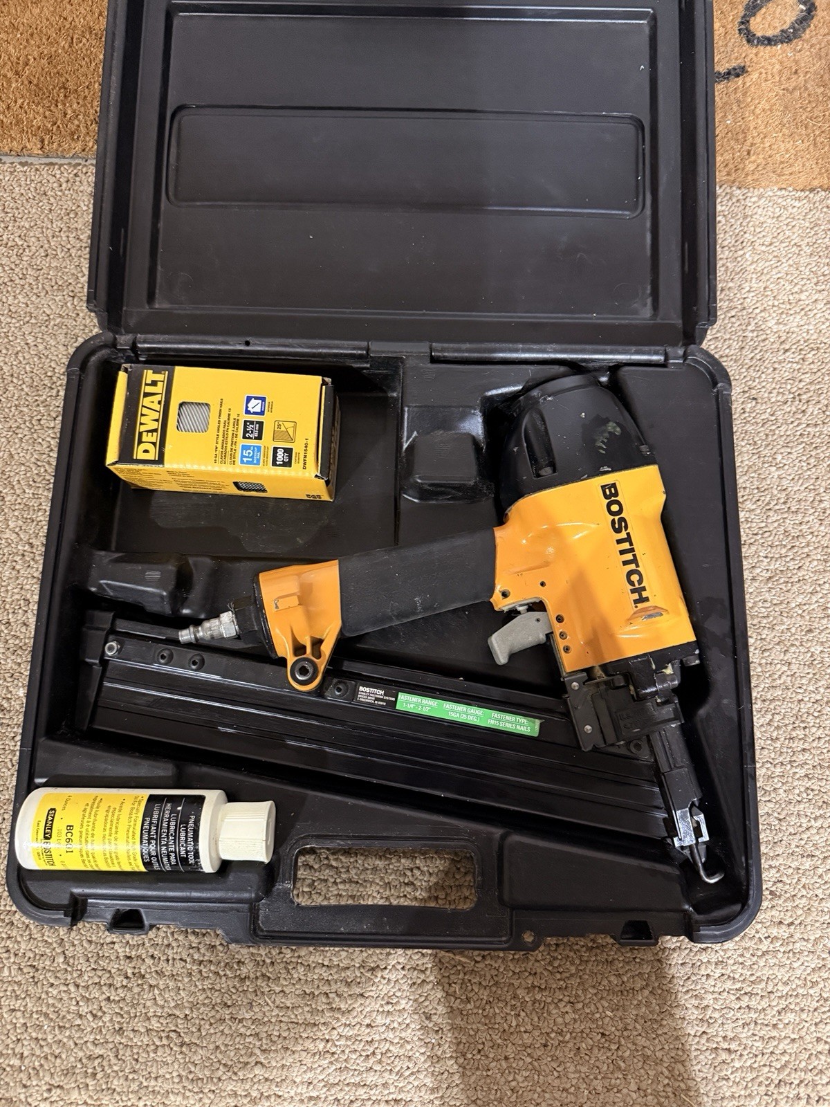 Bostitch Pneumatic Finish Nailer Kit with Case & DeWalt 15GA Angled Nails