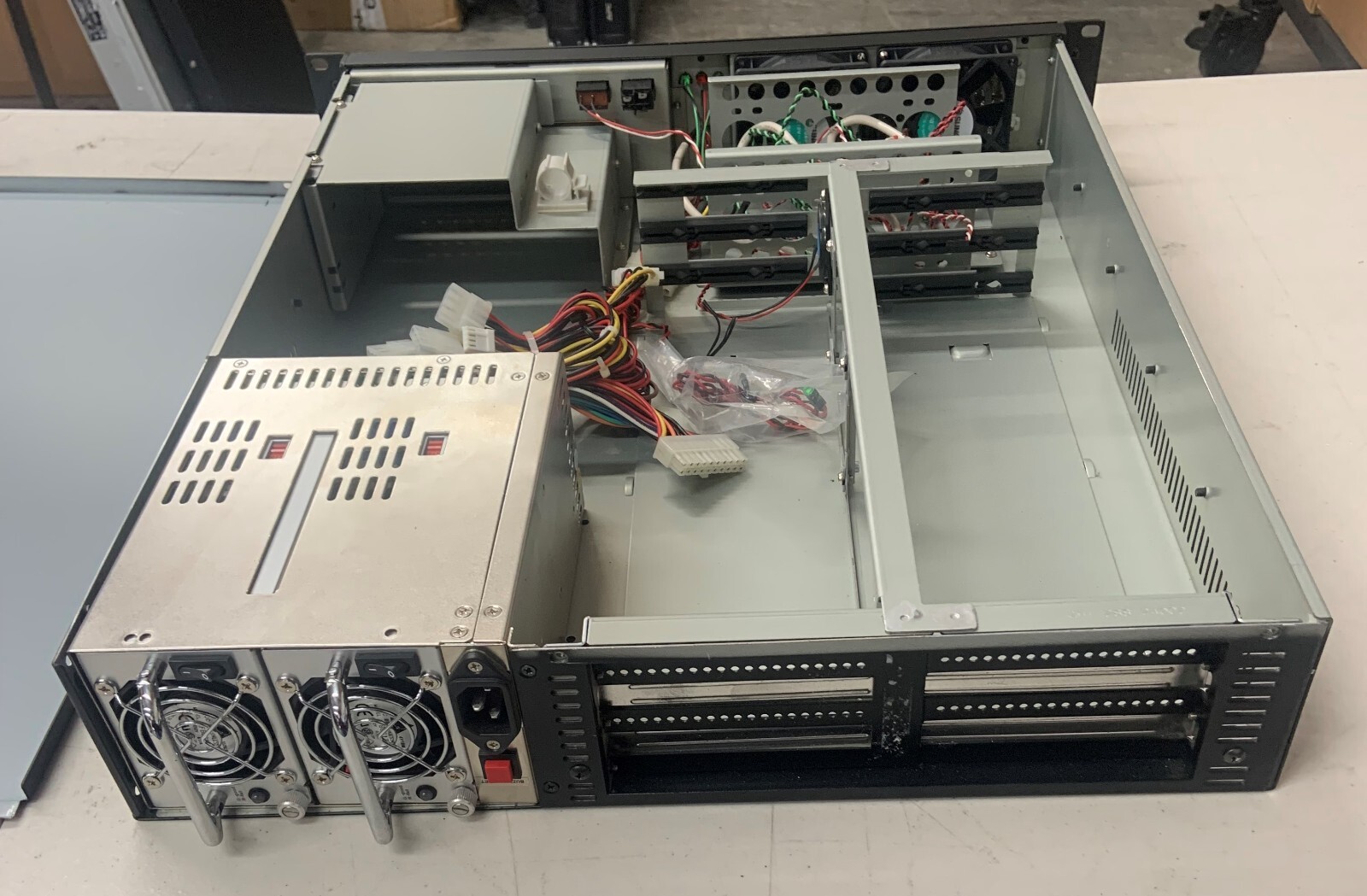 Guanghsing 2U 19" Rackmount Chassis