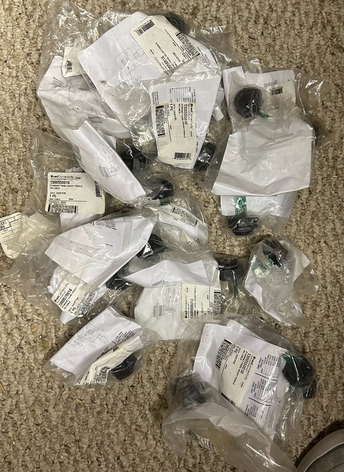 Lot of various conditioned Brad ethernet panel mount female no cable 1300550016
