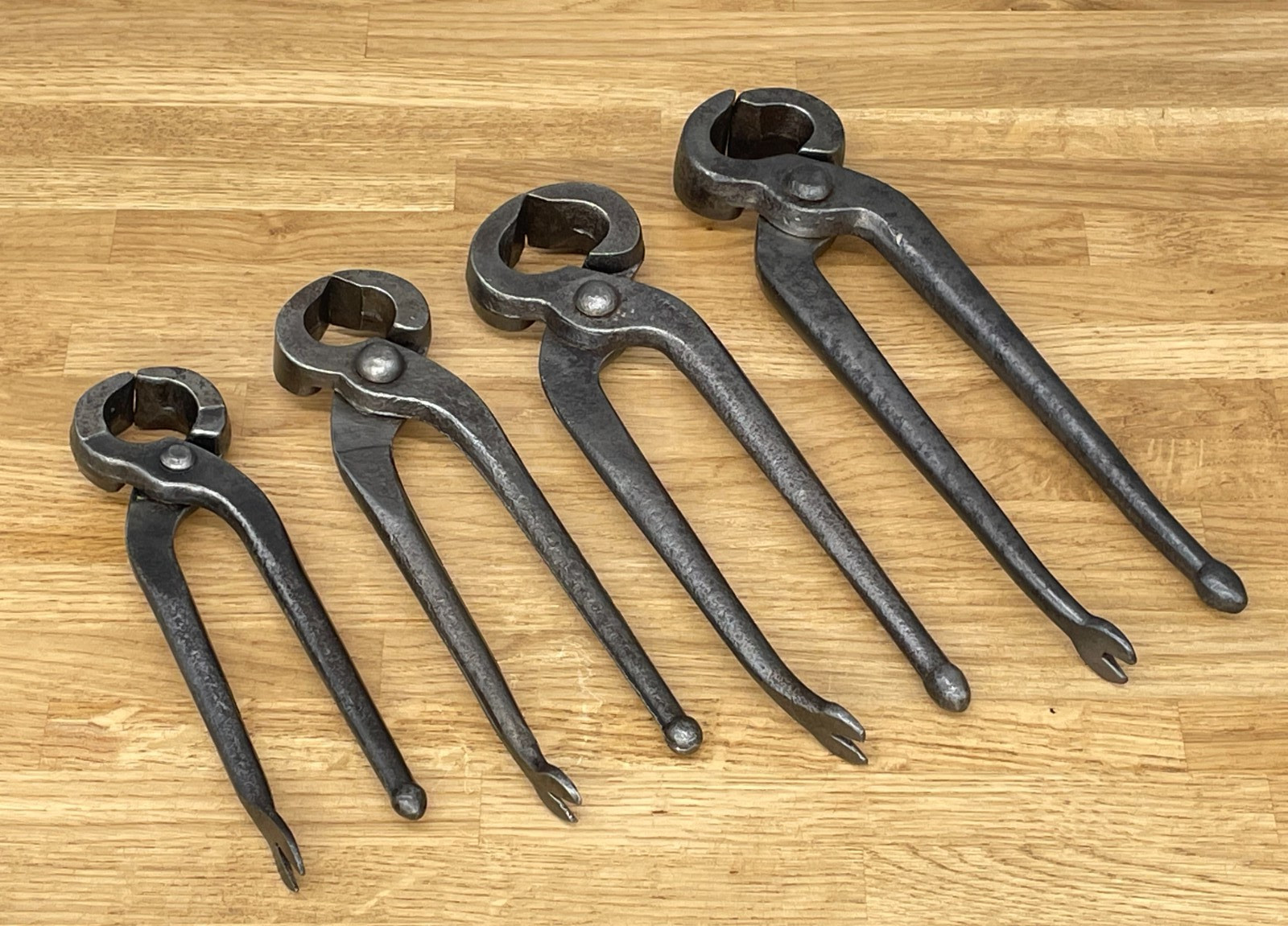 4 Vintage Graduated End Nippers Nail Pullers With Ball & Claw Pincers CK Tool