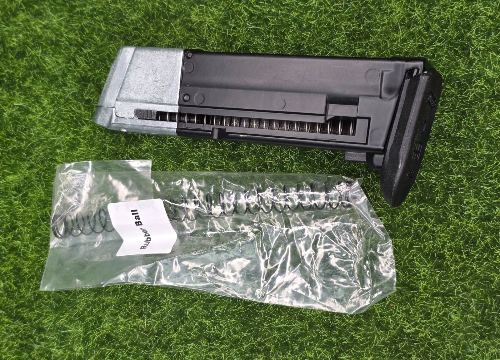 Umarex #2292103 T4E Walther PPQ M2 .43 cal Magazine, 8 Round Rubber/Paintball