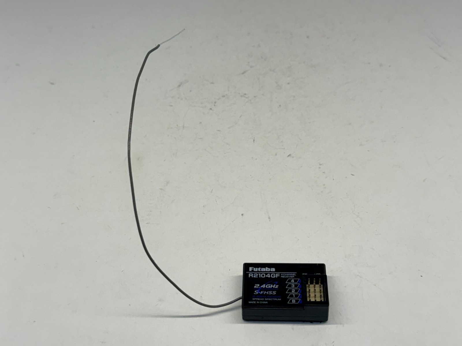 Futaba Surface R2104GF S-FHSS 2.4GHz 4-Channel High Voltage Receiver 0121