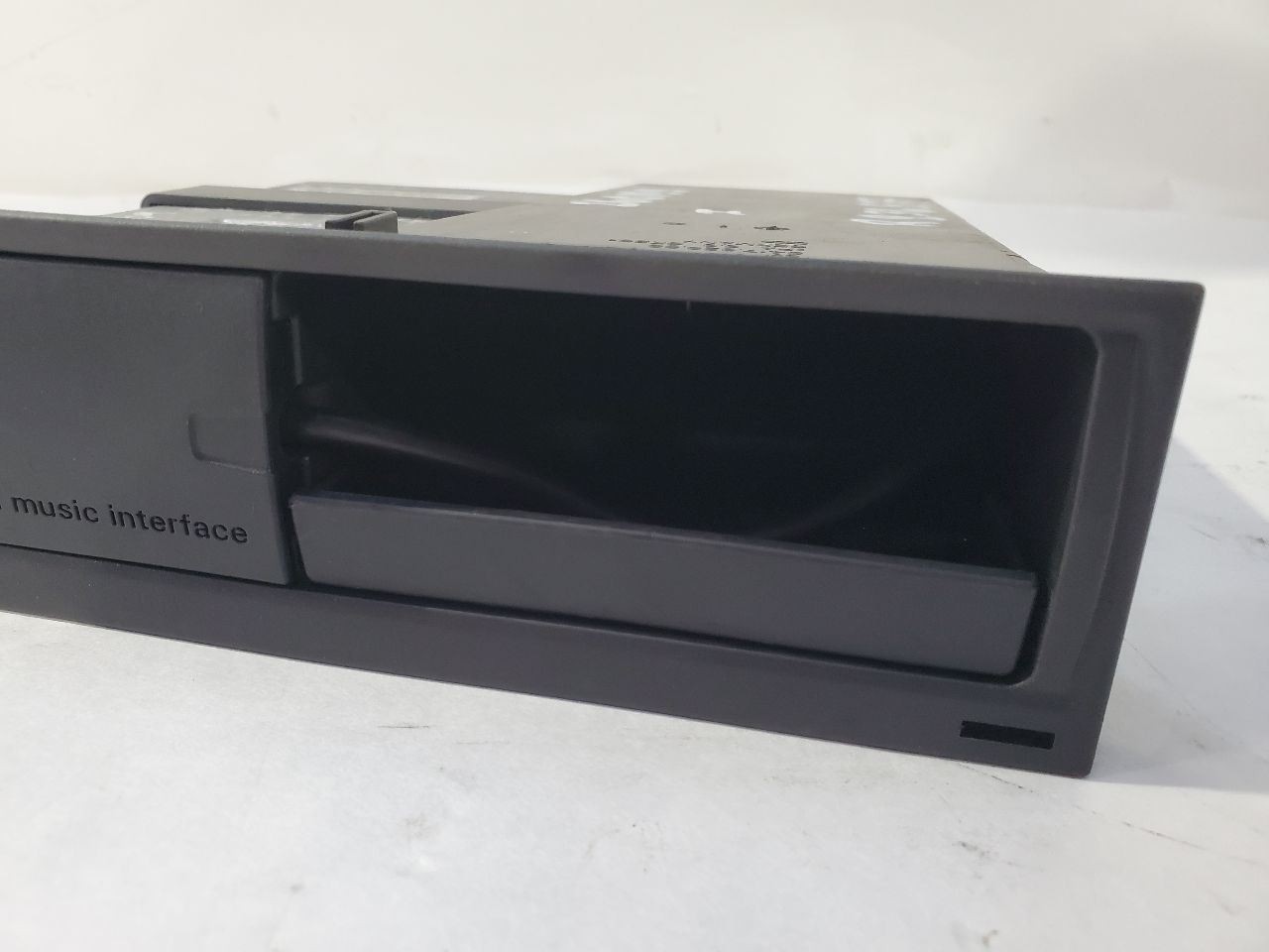 2007 Audi S8 OEM Multi Media Music Module 4E0035785B