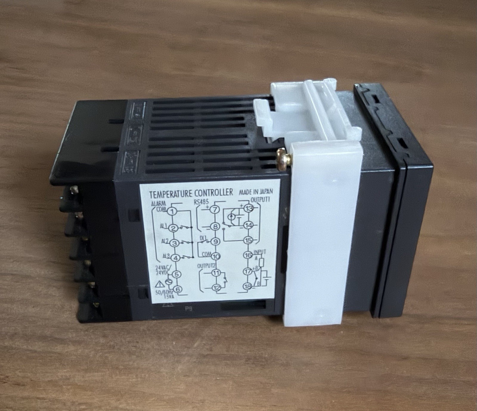 FUJI ELECTRIC TEMPERATURE CONTROLLER, PXR4-SCY1-5V-R-D