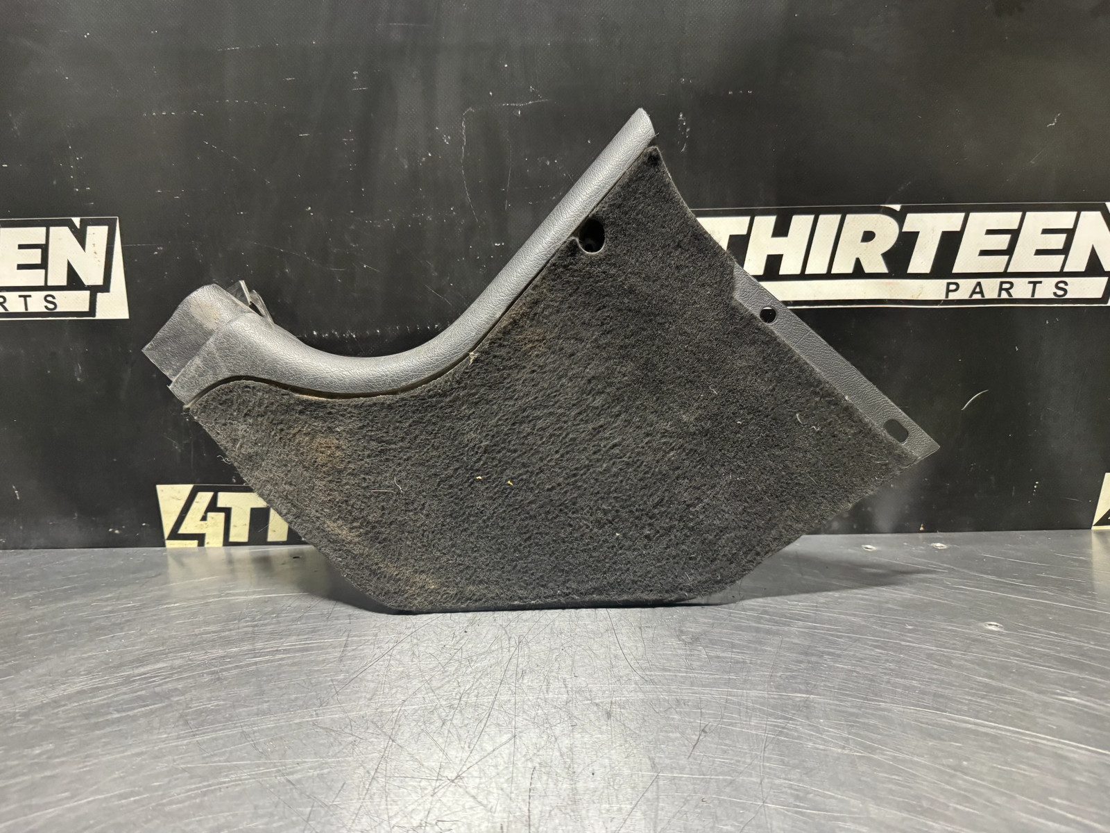 04-06 GTO DRIVER SIDE LH KICK PANEL #N290