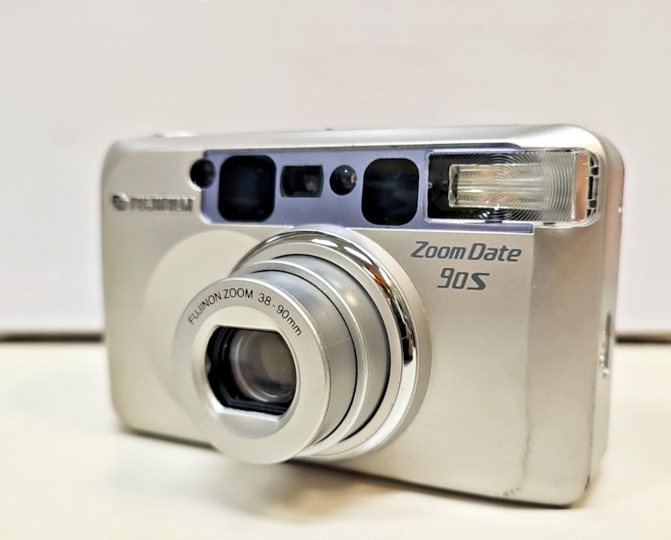 Fujifilm Zoom Date 90S 35mm Point & Shoot Film Camera 38-90mm Fujinon Lens