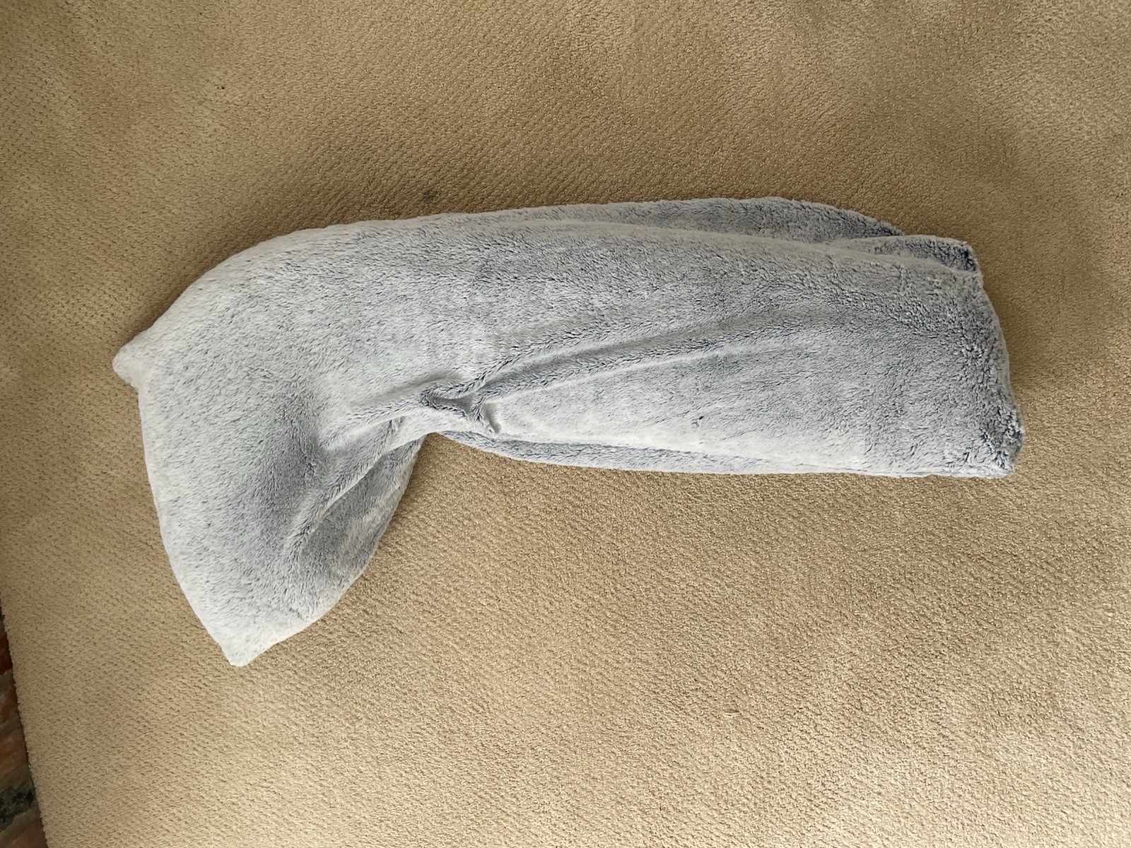 J-shaped pregnancy pillow with removable case included