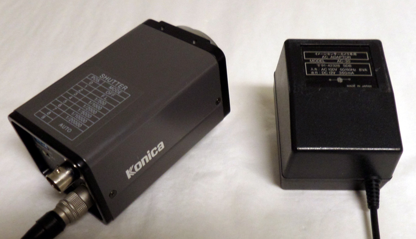 KONICA MODEL KS-30 MKII CCD CAMERA WITH POWER SUPPLY